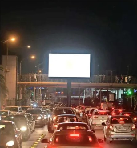 Alumbrado público y pantallas LED irrumpen entre las causas de contaminación lumínica