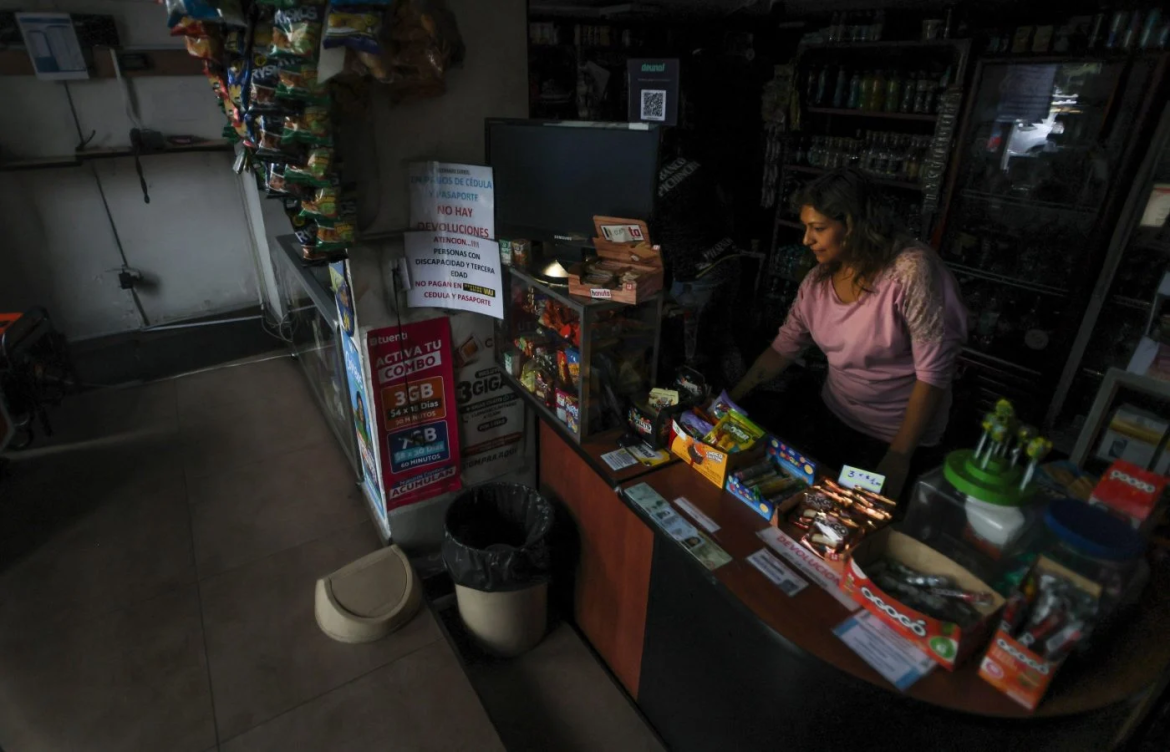 A días de las elecciones, la crisis energética de Ecuador sigue sin soluciones a la vista