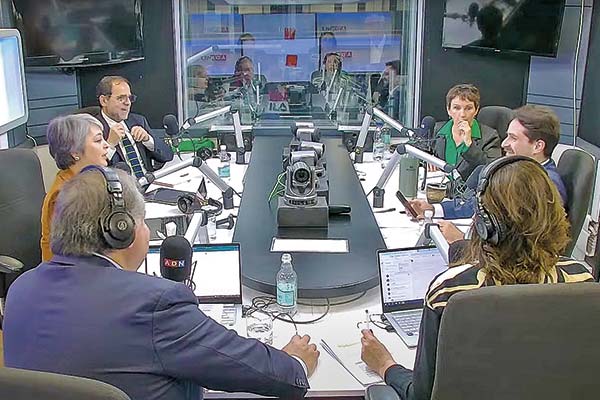 Primer debate oficialista: acuerdo Codelco-SQM por litio y pugna Marcel-CFA salieron al ruedo