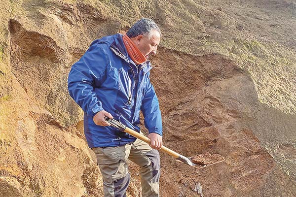 Proyecto de tierras raras en Penco recibe observaciones de 15 organismos y SEA emitirá hoy informe clave