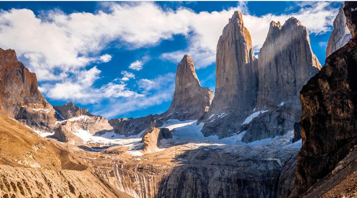 Paro de Conaf mantiene cerrados Torres del Paine, Saltos del Petrohué y otros 40 parques nacionales