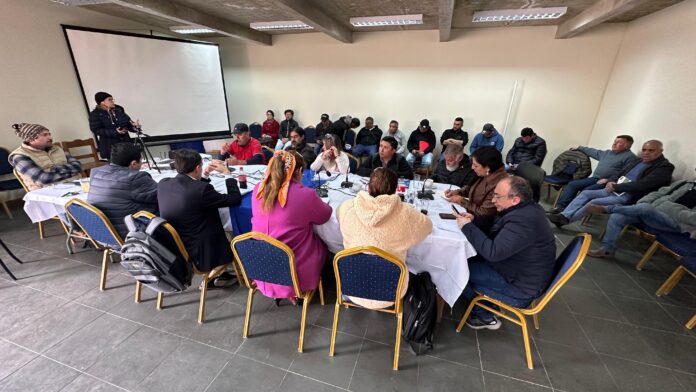 Dirigentes de la pesca y organizaciones sociales exigen al Ministerio de Medio Ambiente paralizar el plan de manejo del Área Marina Archipiélago de Humboldt