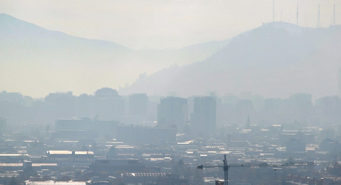 Región Metropolitana sigue bajo Alerta Ambiental ante malas condiciones del aire