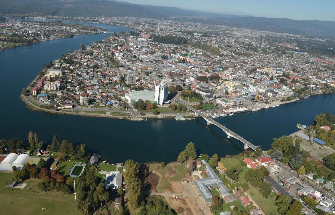 Por el río Valdivia: Ministerio y alcaldes se enfrentan en tribunales contra gremios que buscan anular norma de calidad del agua