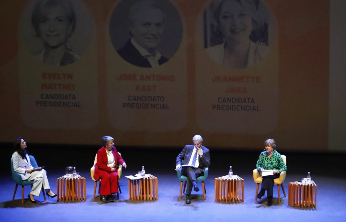 El intenso fuego cruzado que protagonizaron Jara, Kast y Matthei en cumbre del salmón en Frutillar