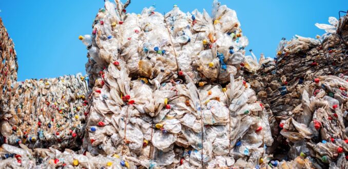 El plástico: de símbolo de progreso a pesadilla ambiental