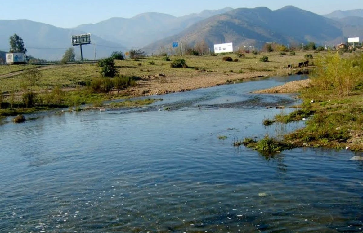 Multa millonaria a Minera Colliguay por dañar estero El Puangue perjudicando ecoturismo y agricultura familiar