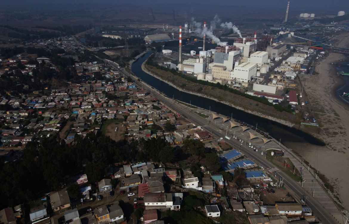 Proponen frenar industrias de Quintero hasta medir cada contaminante: “La actividad económica no puede estar sobre la salud”