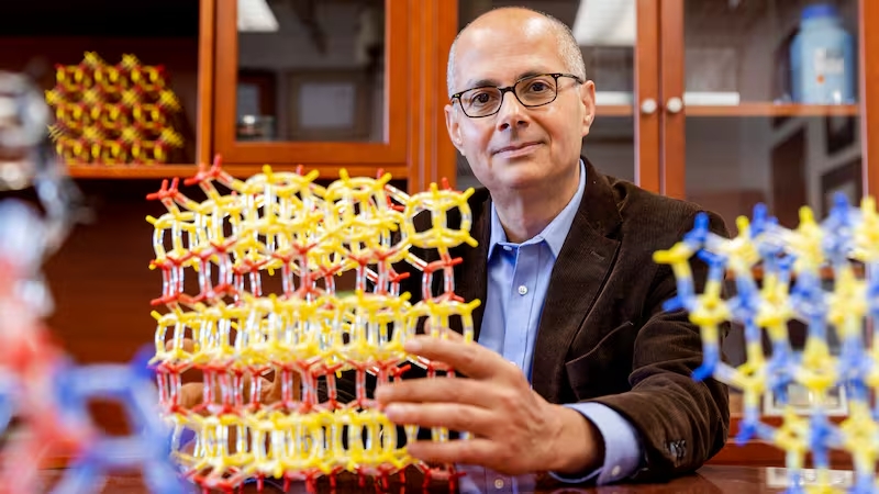 Científicos creadores de molécula que recolecta Agua del desierto ganaron el Premio Nobel de Química