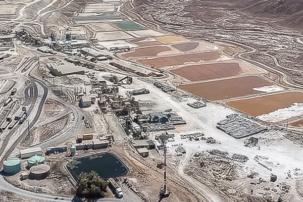 ¿Es Quiborax el Huachipato del norte? Crisis de la minera enciende alertas por impacto económico de eventual cierre