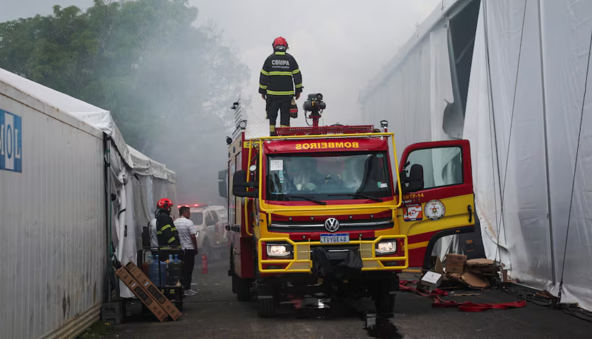 Un incendio obliga a suspender y desalojar la cumbre del clima de Brasil