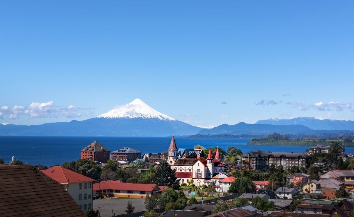 Detectan puntos críticos de contaminación en bahía de Puerto Varas