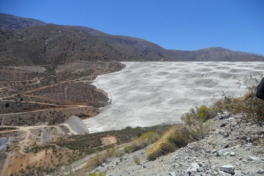 Informe revela la crítica situación de los depósitos de relaves mineros en Chile