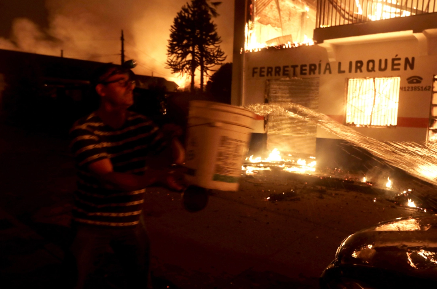 Fiscalía confirma primer detenido por provocar mega incendio forestal de Ñuble y Biobío: Cocina a leña sería clave