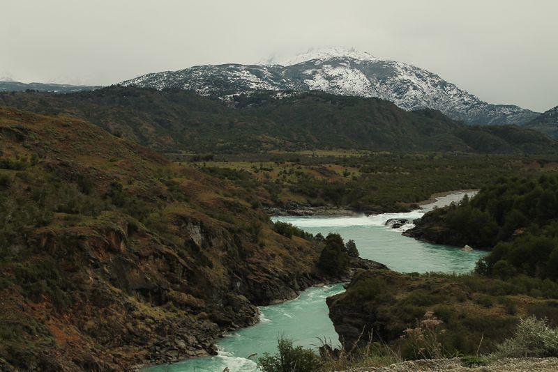 Vialidad informa derrame de material asfáltico al río Baker