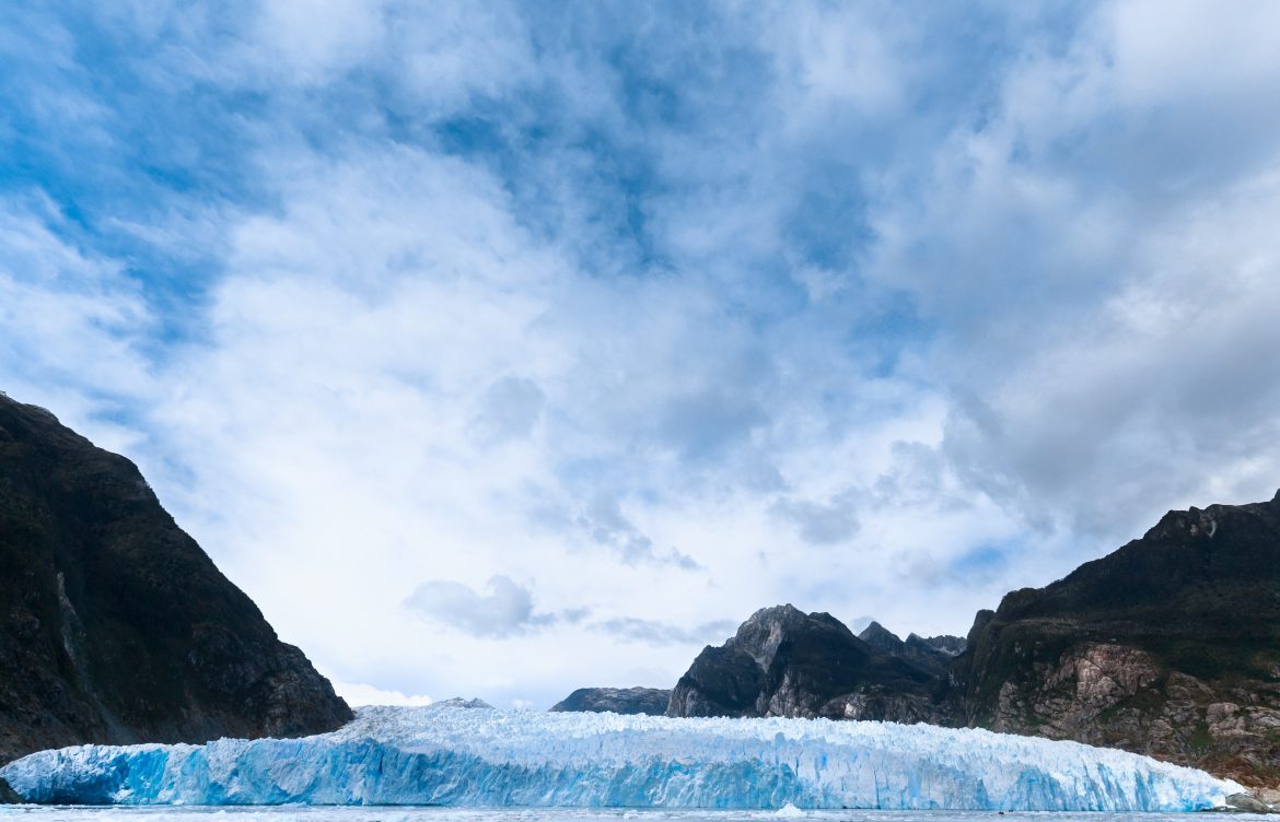 Sernatur Aysén interpone denuncia contra empresa por servicios de turismo aventura ilegales en Laguna San Rafael