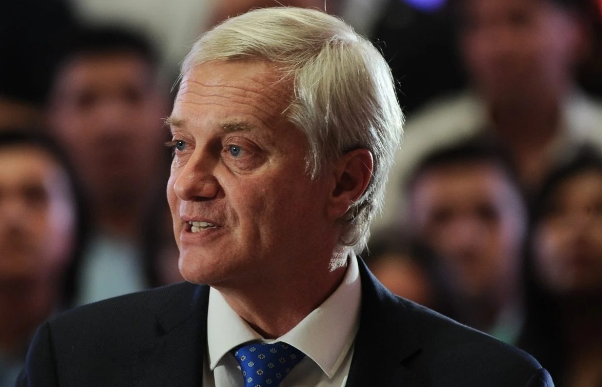 Firma por minerales críticos, renuncia de directores y suspensión de sitios prioritarios: El remezón ambiental de Kast