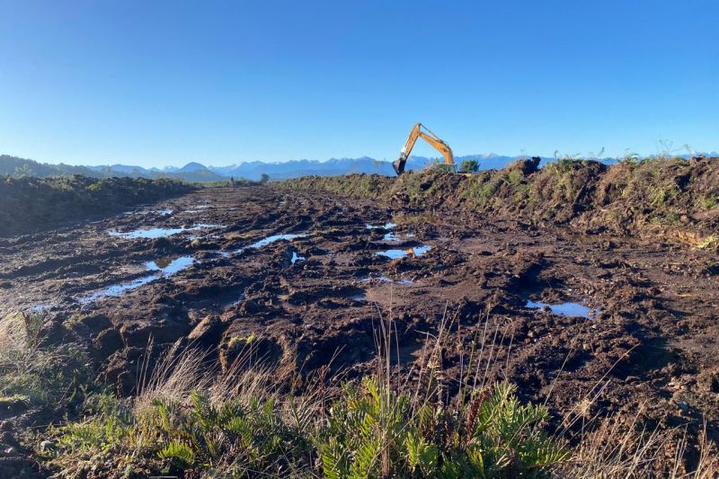 SMA sanciona a inmobiliaria por intervenir el humedal Valle Volcanes sin autorización