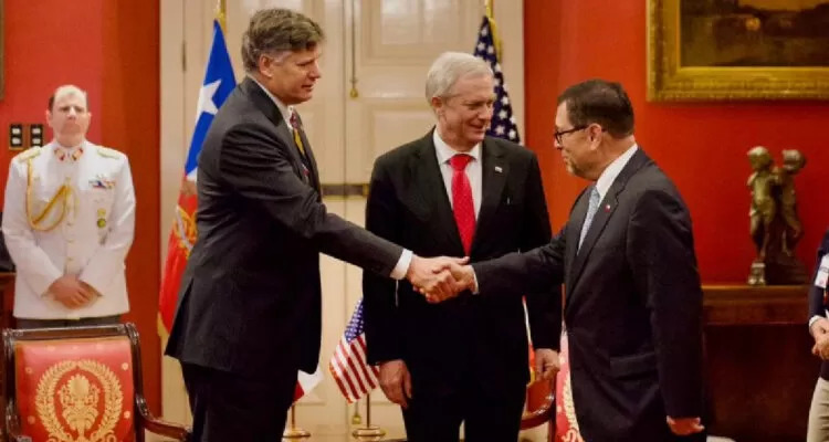 Chile y EEUU firman acuerdo para avanzar en la cooperación sobre minerales críticos y tierras raras