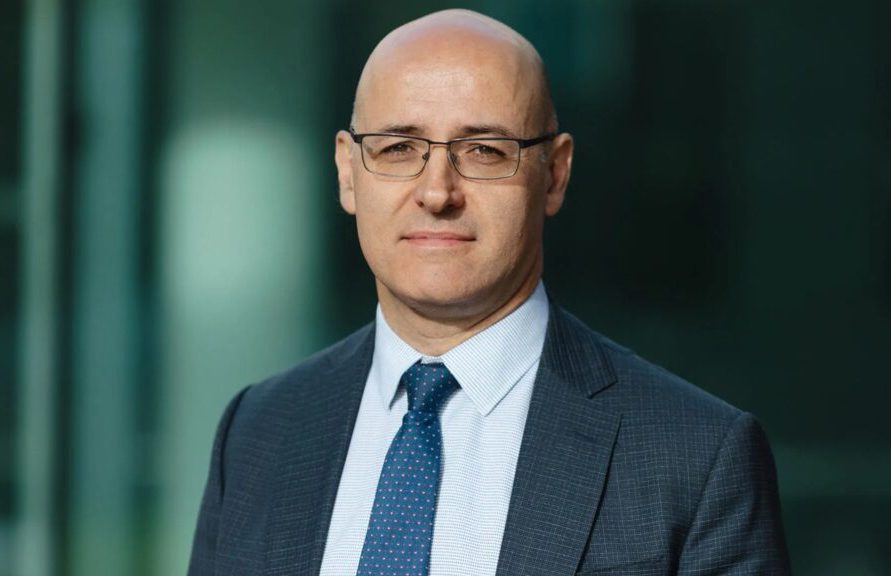 Julio Cordano, nuevo presidente negociador, prevé un intenso trabajo para lograr el postergado acuerdo global contra la contaminación por plásticos