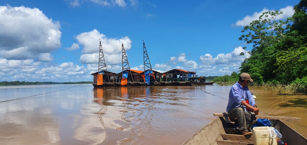 En Bolivia, la expansión intensiva de la minería ilegal en el río Madre de Dios deja “daños graves”: Tribunal Agroambiental